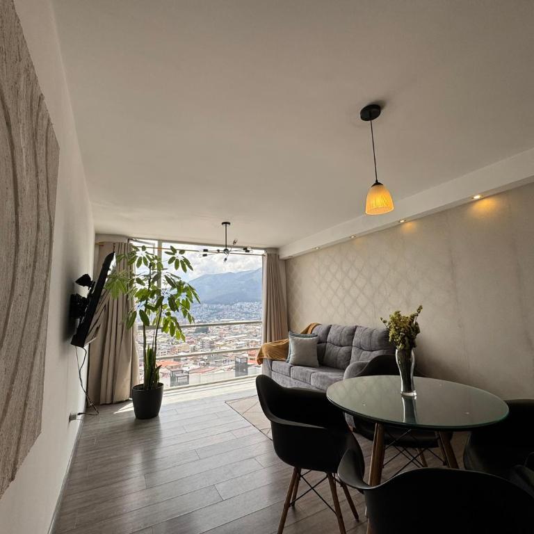 Apartamento Cerca de Embajada Americana y Solca en Centro Norte - Two-Bedroom Apartment with City View - 1