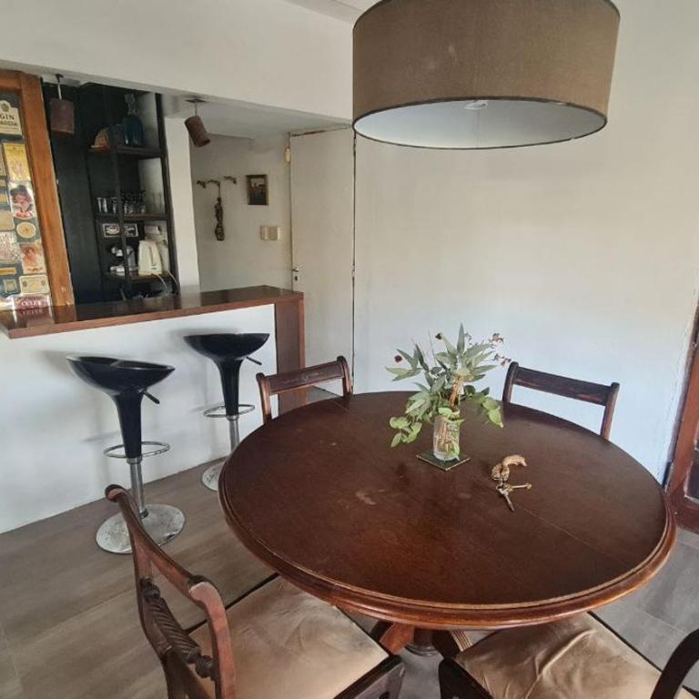 Casa frente a las Sierras, jardín verde y parrilla- Zona Los Cardos Rugby Club - Casa de 2 dormitorios - 14