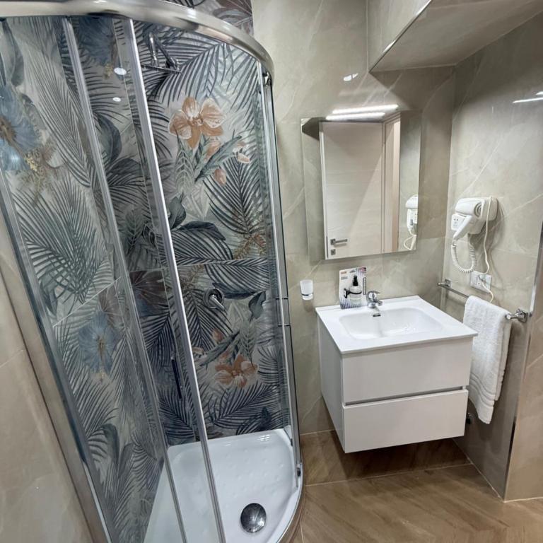 HV Carbonara 123 - Camera Matrimoniale con Bagno Privato Esterno - 7