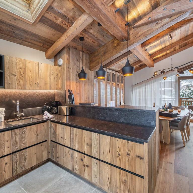 Chalet spacieux à Courchevel avec piscine et sauna - FR-1-568-27 - Chalet - 3