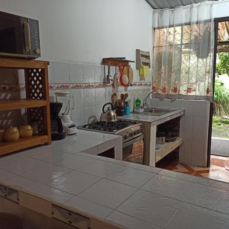 Home Capybara Stay - Three-Bedroom House - 25