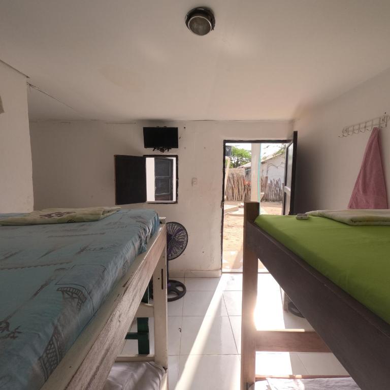 Hostal CQ Camarones - Habitación Cuádruple con baño privado - 6