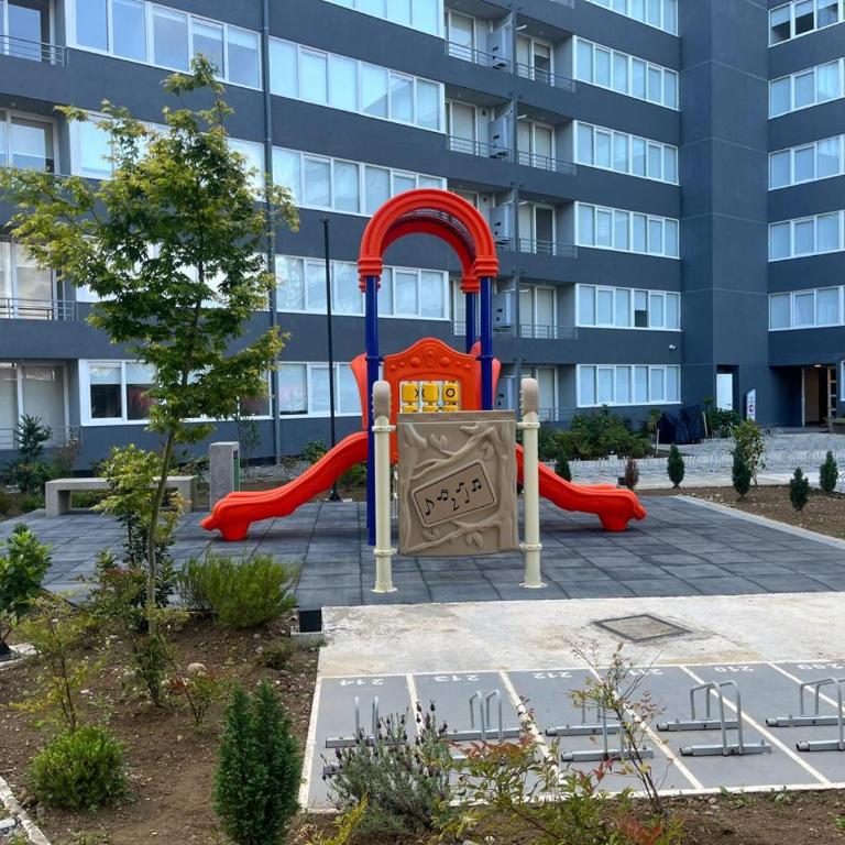 Depto nuevo, cerca de mall, estacionamiento gratis - Two-Bedroom Apartment - 5