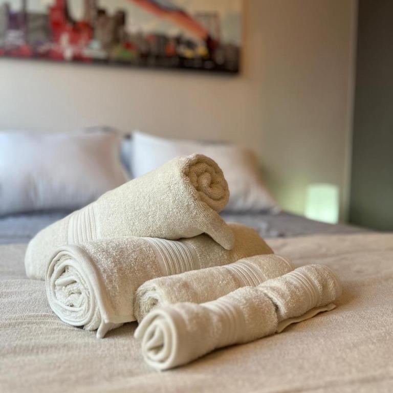 Depto nuevo, cerca de mall, estacionamiento gratis - Two-Bedroom Apartment - 10