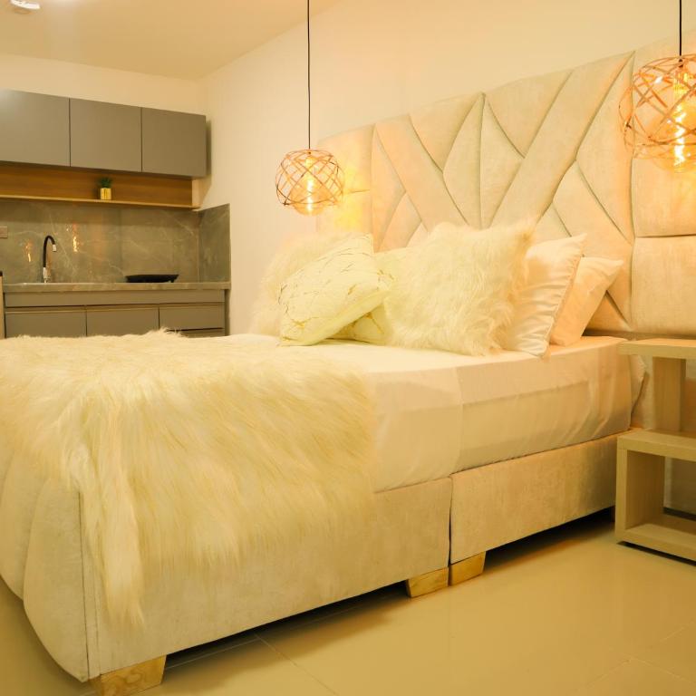 Santa Barbara Central Suites - Deluxe Room - 3