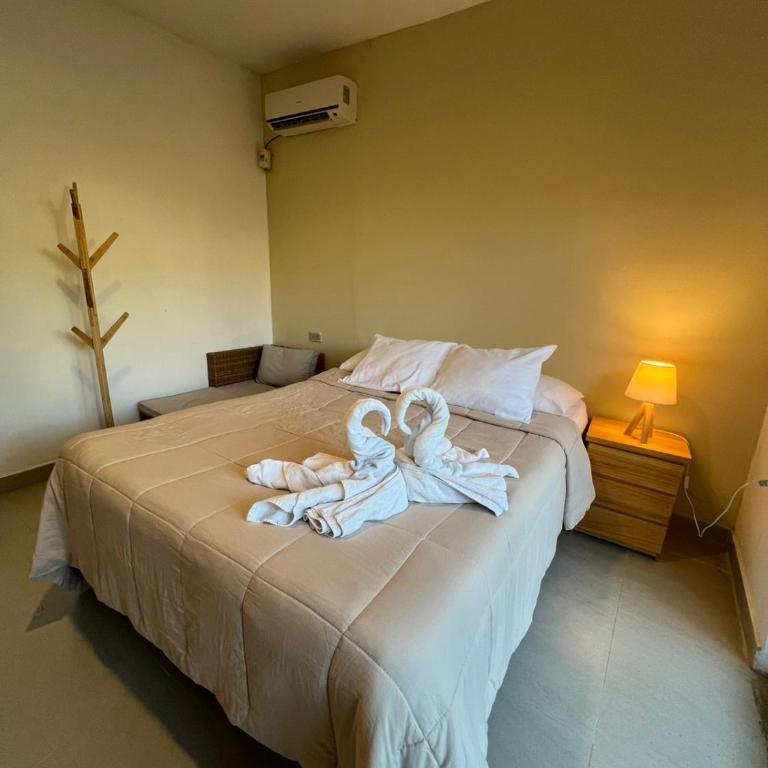 Habitación privada AC, desayunos piscina en Casa Greemat - Double Room with Park View - 31