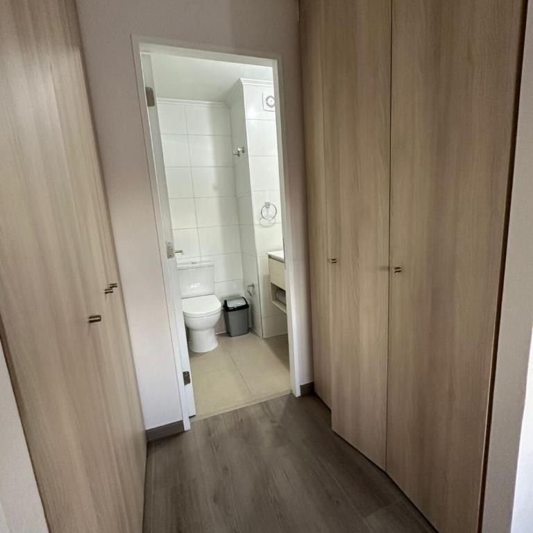 Maravilloso apartamento, Sector céntrico, 2D-2B seguridad 24 horas - Apartamento de 2 dormitorios - 9