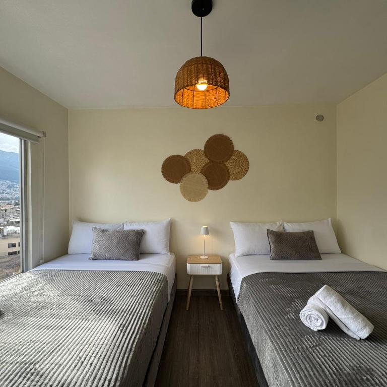 Apartamento cerca de Solca y Embajada Americana con Vista a la Ciudad GYM - Two-Bedroom Apartment - 43