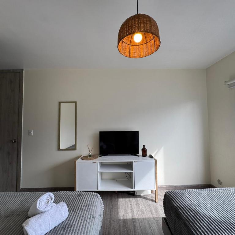 Apartamento cerca de Solca y Embajada Americana con Vista a la Ciudad GYM - Two-Bedroom Apartment - 44