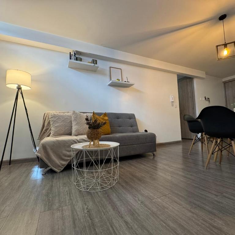 Apartamento cerca de Solca y Embajada Americana con Vista a la Ciudad GYM - Two-Bedroom Apartment - 50