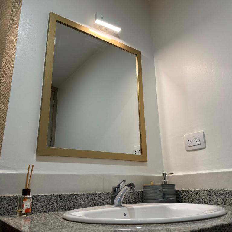Apartamento cerca de Solca y Embajada Americana con Vista a la Ciudad GYM - Two-Bedroom Apartment - 53
