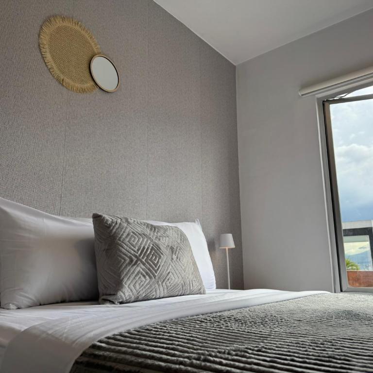 Apartamento cerca de Solca y Embajada Americana con Vista a la Ciudad GYM - Two-Bedroom Apartment - 1