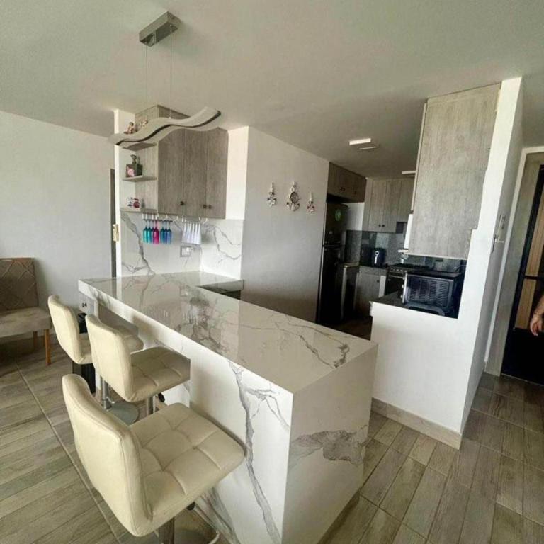 Luxury Roja - One-Bedroom Apartment - 7