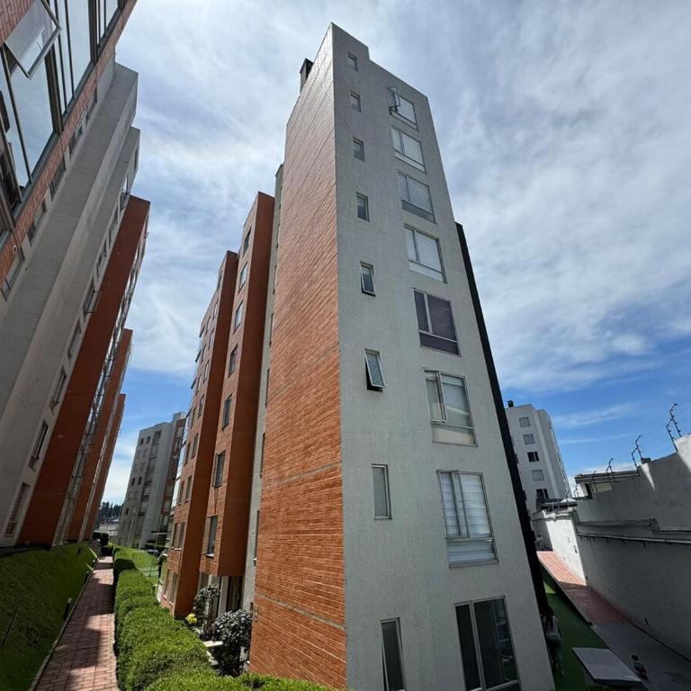 Apartamento cerca de Solca y Embajada Americana con Vista a la Ciudad GYM - Two-Bedroom Apartment - 24