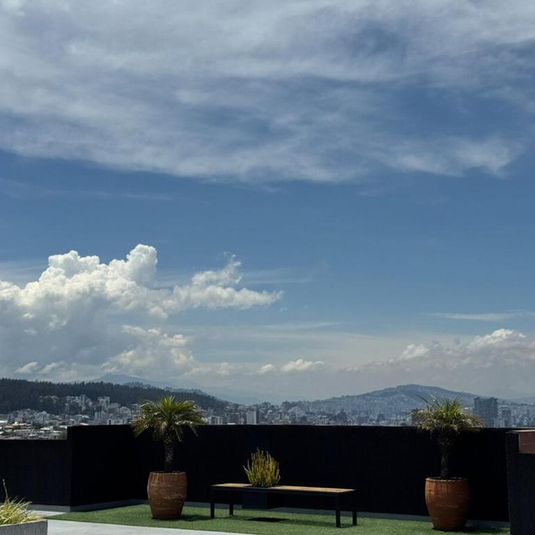 Apartamento cerca de Solca y Embajada Americana con Vista a la Ciudad GYM - Two-Bedroom Apartment - 20