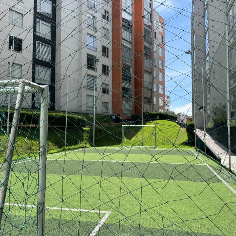 Apartamento cerca de Solca y Embajada Americana con Vista a la Ciudad GYM - Two-Bedroom Apartment - 14