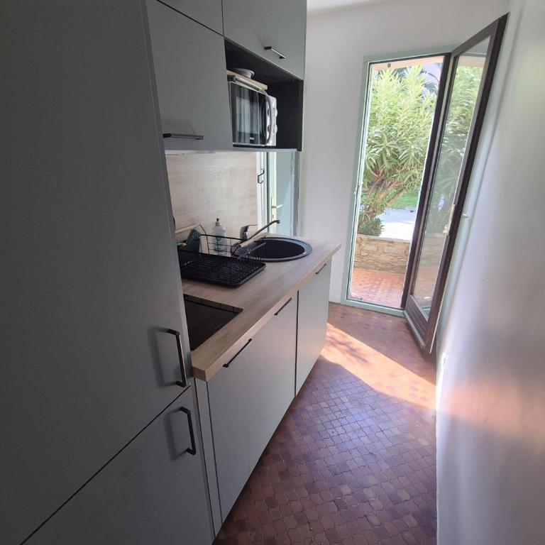 Collioure : Appartement Lumineux T2 avec Terrasse et Parking - FR-1-309-442 - Apartamento - 12