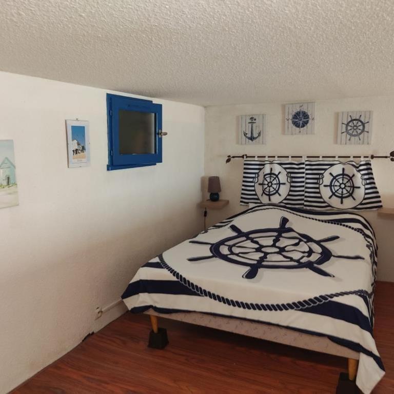 **Gruissan - T2 Cabine Mezzanine - Côté Village - 6 pers - Parking Privé - Proche Plages** - FR-1-796-63 - Apartment - 10