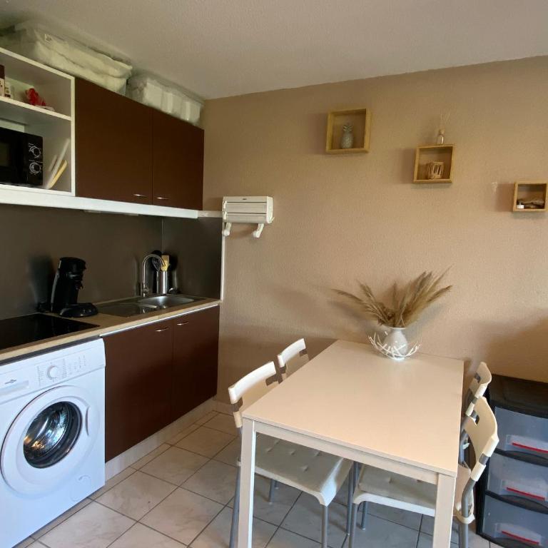 Studio à Saint-Cyprien – Accès plage, piscine, terrasse - FR-1-732-71 - Estudio - 2