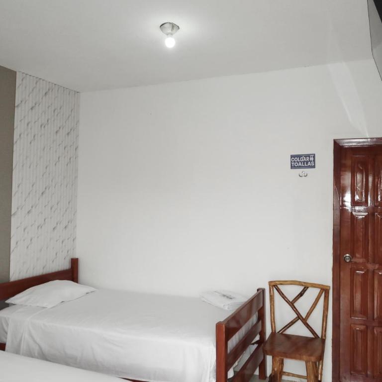 Hotel Pedernales MrRobert - Deluxe Triple Room - 2