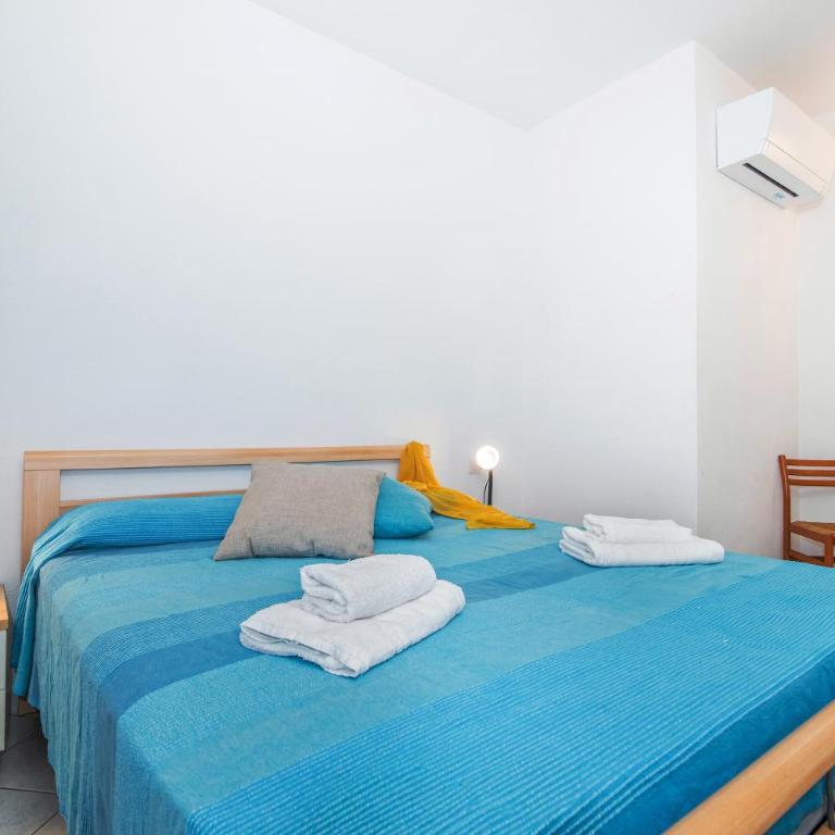 Tavolara Sea View Apartments - Two Bedroom Apartment with Terrace 1 - 4