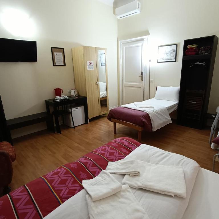 Quo Vadis Roma 2 - Camera Quadrupla con Bagno Privato Esterno - 11