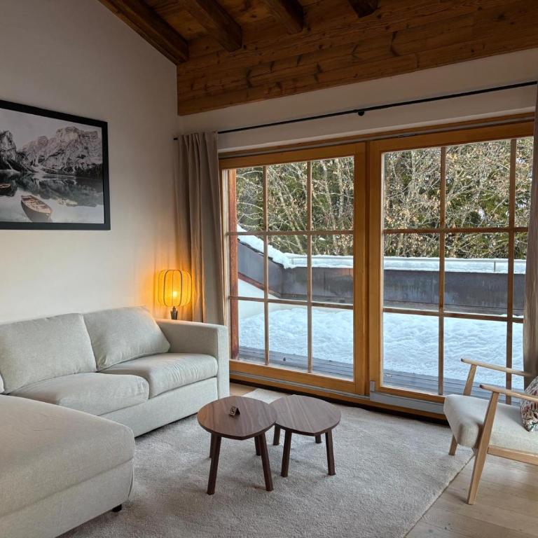 Les Elans - Family Two-Bedroom Apartment with View - 2