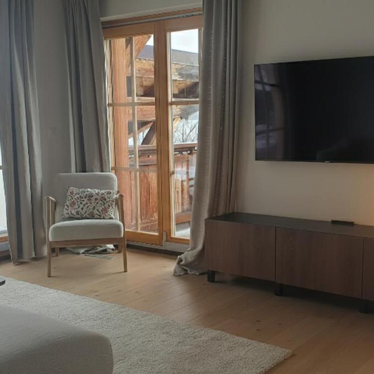 Les Elans - Family Two-Bedroom Apartment with View - 10