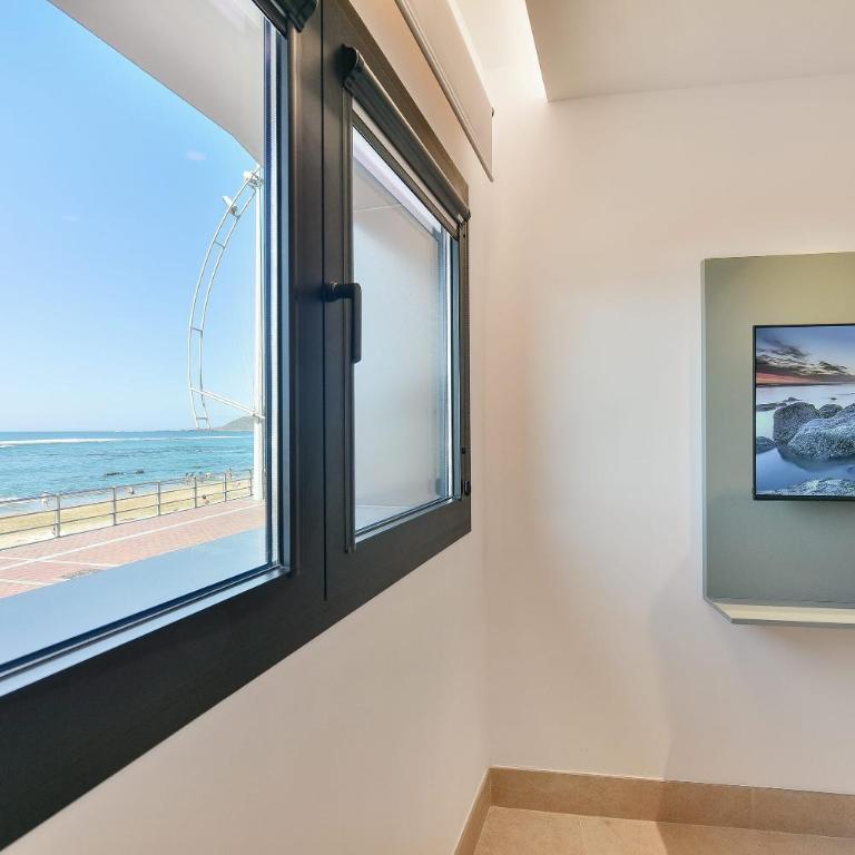 Oh SUITES Paseo de Las Canteras 58 - Estudio Familiar - 9