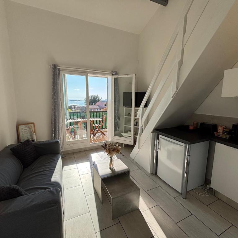 Studio vue mer à Sanary, tout équipé ! - One-Bedroom Apartment with Sea View and Terrace - 5