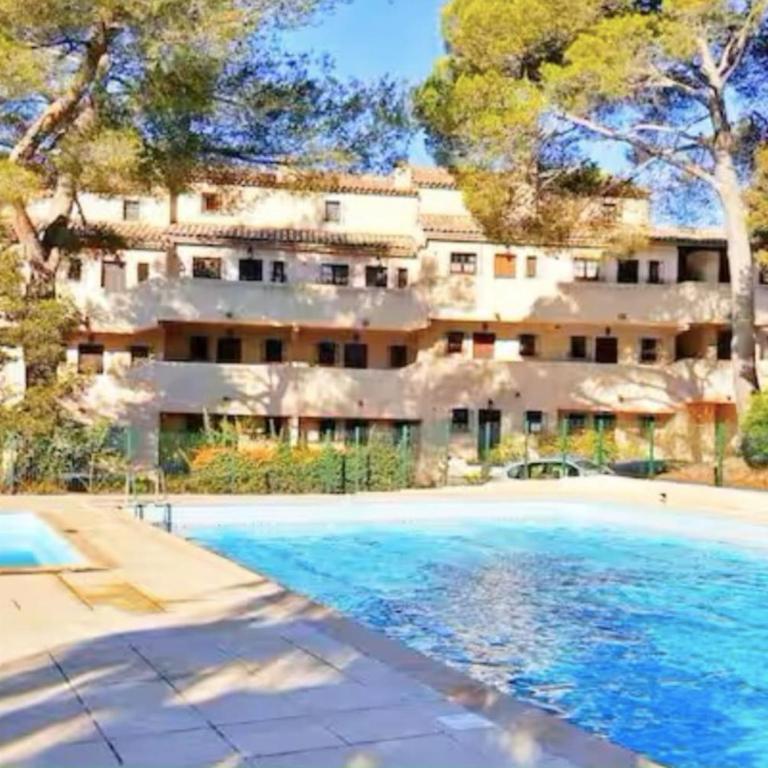 New 250m Beach Apt with Pool & Terrace - Apartment - 1
