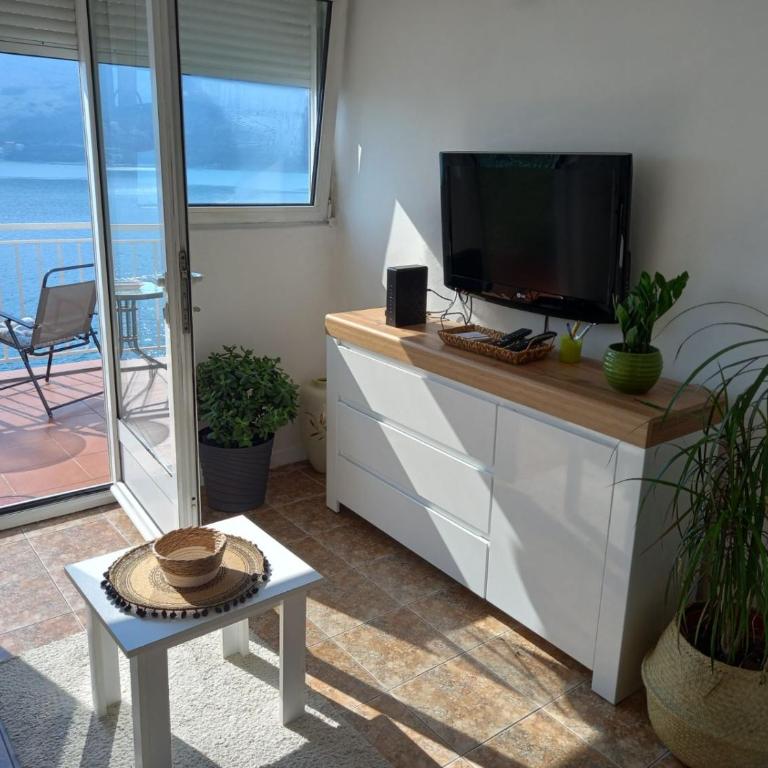Bay View Apartment - Studio with Sea View - 3