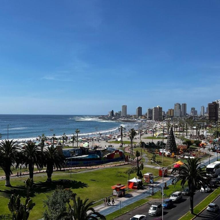 Beach front Apartment Cavancha Beach, Iquique - Three-Bedroom Apartment - 7