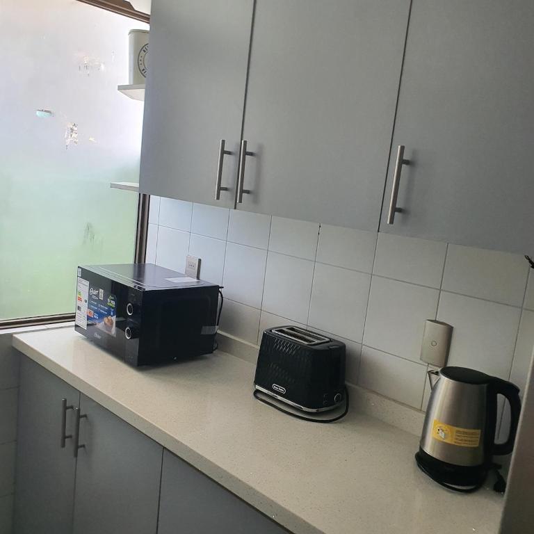 Beach front Apartment Cavancha Beach, Iquique - Three-Bedroom Apartment - 11