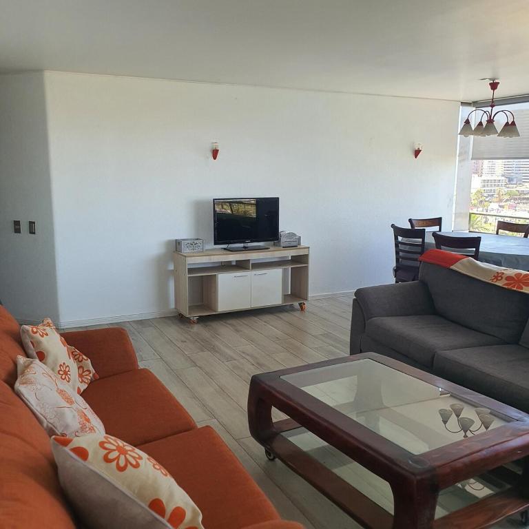 Beach front Apartment Cavancha Beach, Iquique - Three-Bedroom Apartment - 28