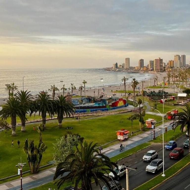 Beach front Apartment Cavancha Beach, Iquique - Three-Bedroom Apartment - 29