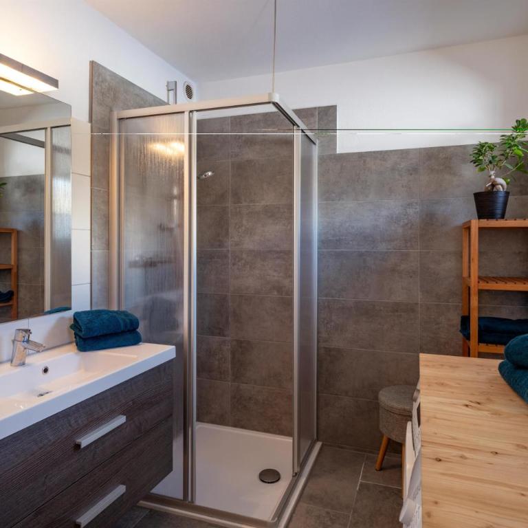 Harry's Hittn - Ferienhaus mit Dusche - 5