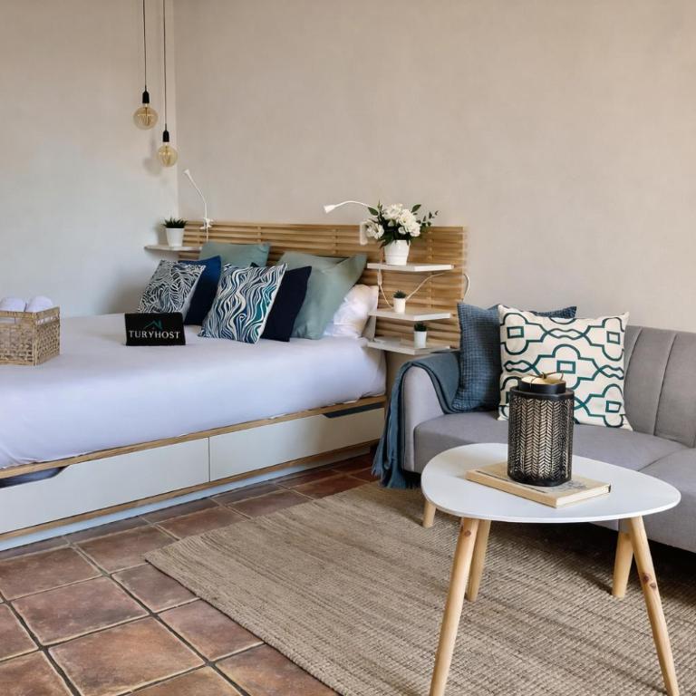 Poblenou Beach Penthouse l Loft with Private Terrace l 5 min Walk to the Beach - One-Bedroom Apartment - 19