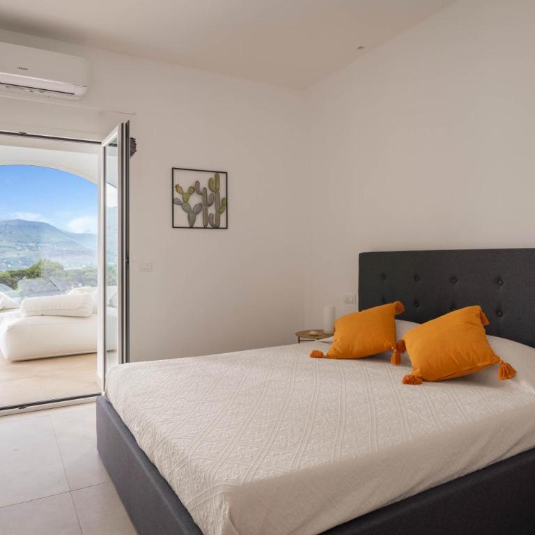 Curina Boutique Stay - Luxury Villa in the Sicilian Countryside - Deluxe Queen Room - 2
