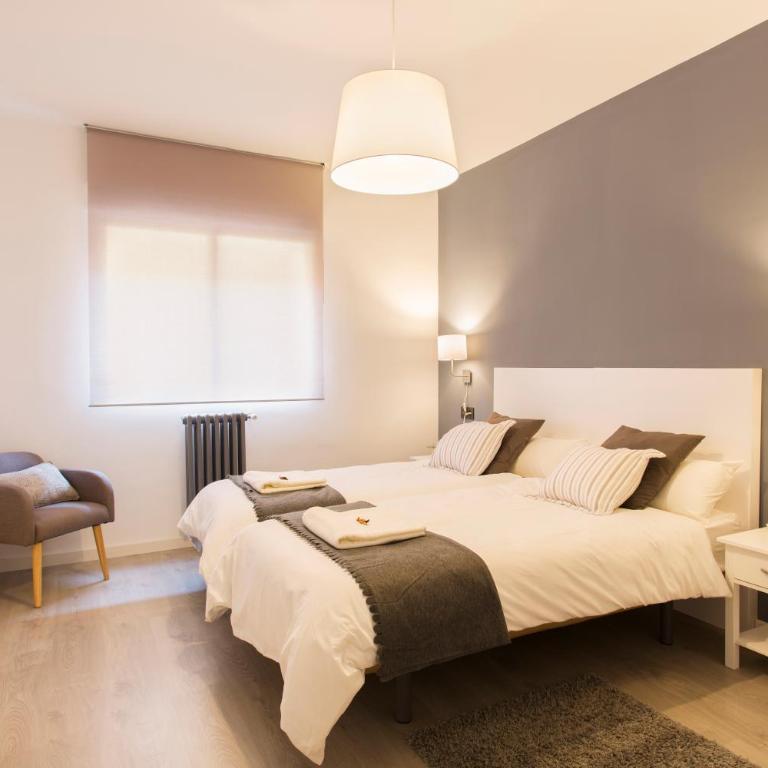 Granada Home Centro - Three-Bedroom Apartment (B) - 6