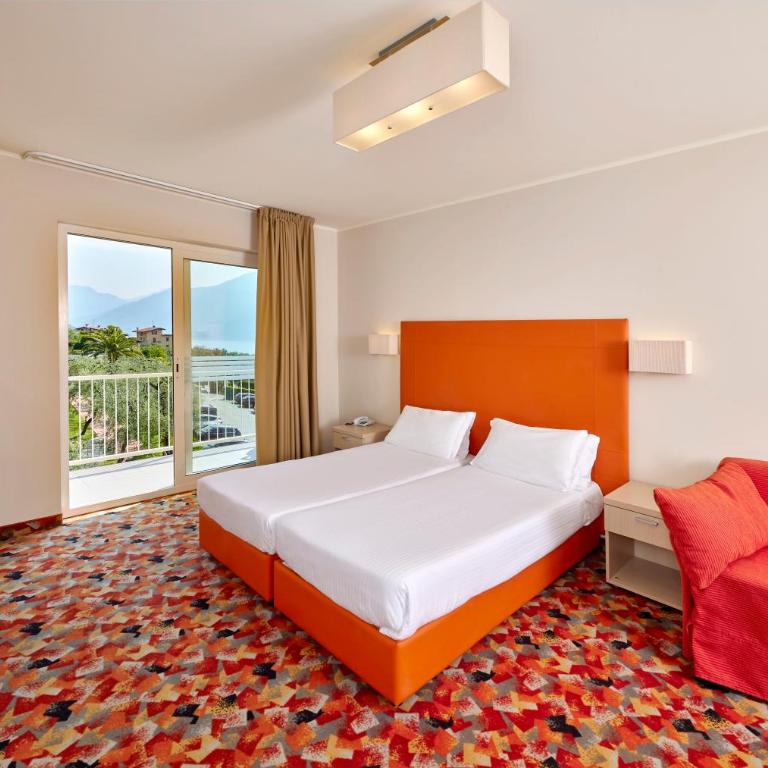 Hotel Royal Village - Camera Superior con Vista Lago - 5