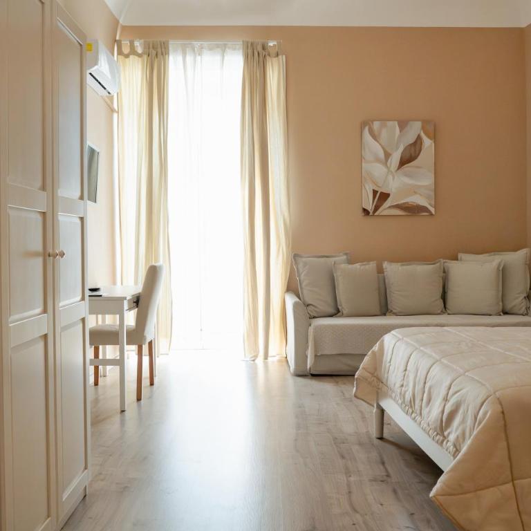 B&B Matteo Bonello - Fianco Cattedrale - Junior Suite with Balcony - 1