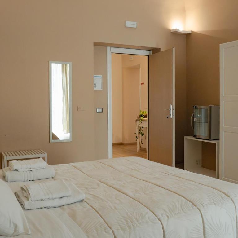 B&B Matteo Bonello - Fianco Cattedrale - Junior Suite with Balcony - 7