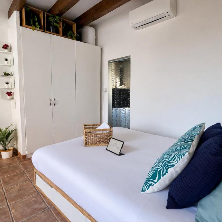 Poblenou Beach Penthouse l Loft with Private Terrace l 5 min Walk to the Beach - One-Bedroom Apartment - 23
