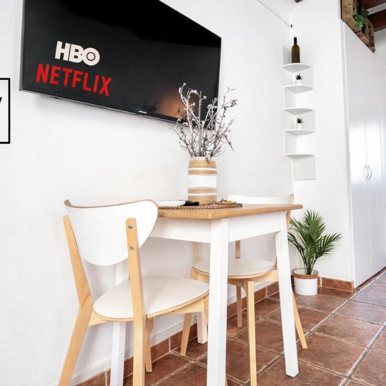 Poblenou Beach Penthouse l Loft with Private Terrace l 5 min Walk to the Beach - One-Bedroom Apartment - 27