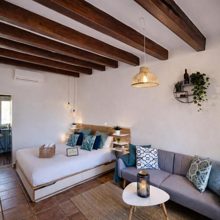 Poblenou Beach Penthouse l Loft with Private Terrace l 5 min Walk to the Beach - One-Bedroom Apartment - 24