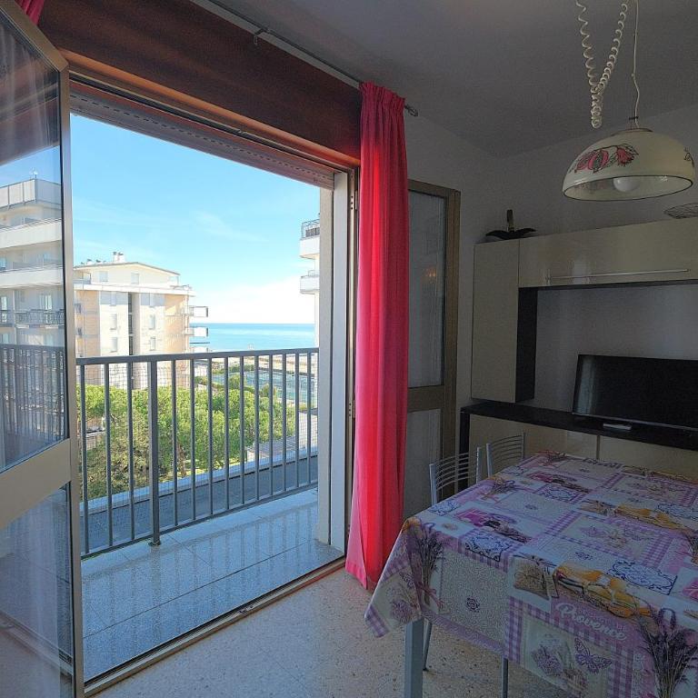 Maison Jolie 4 POSTI VISTA MARE PIAZZA MILANO SPIAGGIA COMPRESA Family Apartment - Appartamento con 1 Camera da Letto, Vista Mare e Balcone - 2