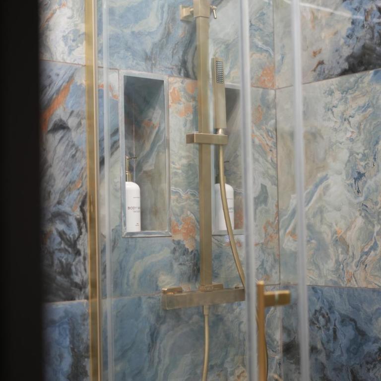 Bleu d'Opale Luxury Suite with Freestanding Tub - Appartement 1 Chambre - 6