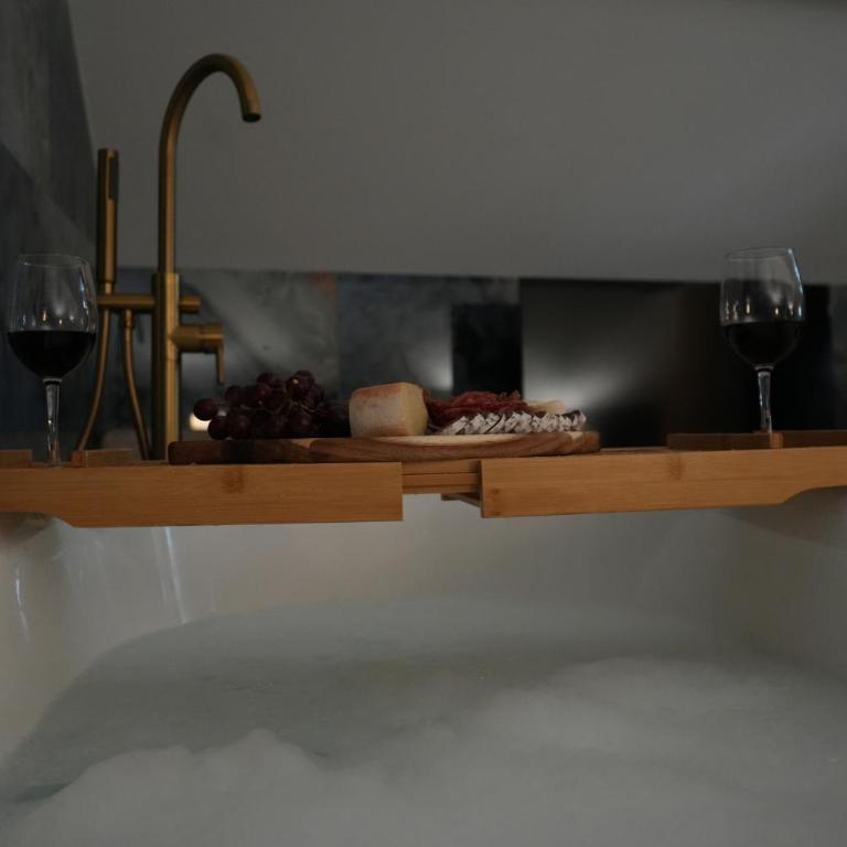Bleu d'Opale Luxury Suite with Freestanding Tub - Appartement 1 Chambre - 18