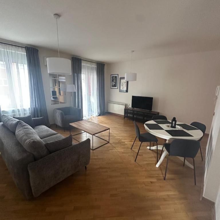 Ada Corner - One-Bedroom Apartment - 9